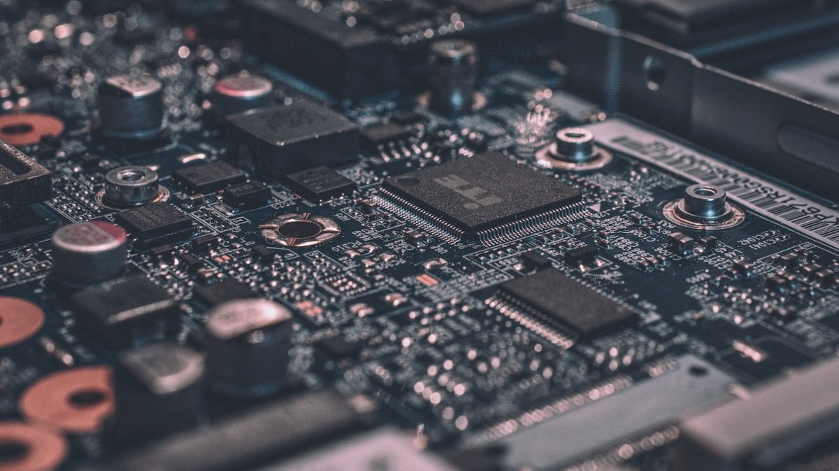 Cover: Distributed Caching and Cache Invalidation